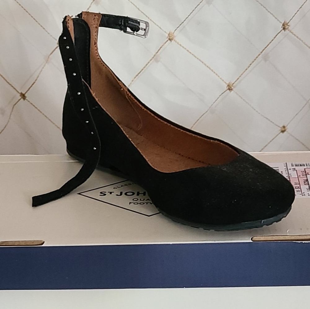 Black Ballet Flats